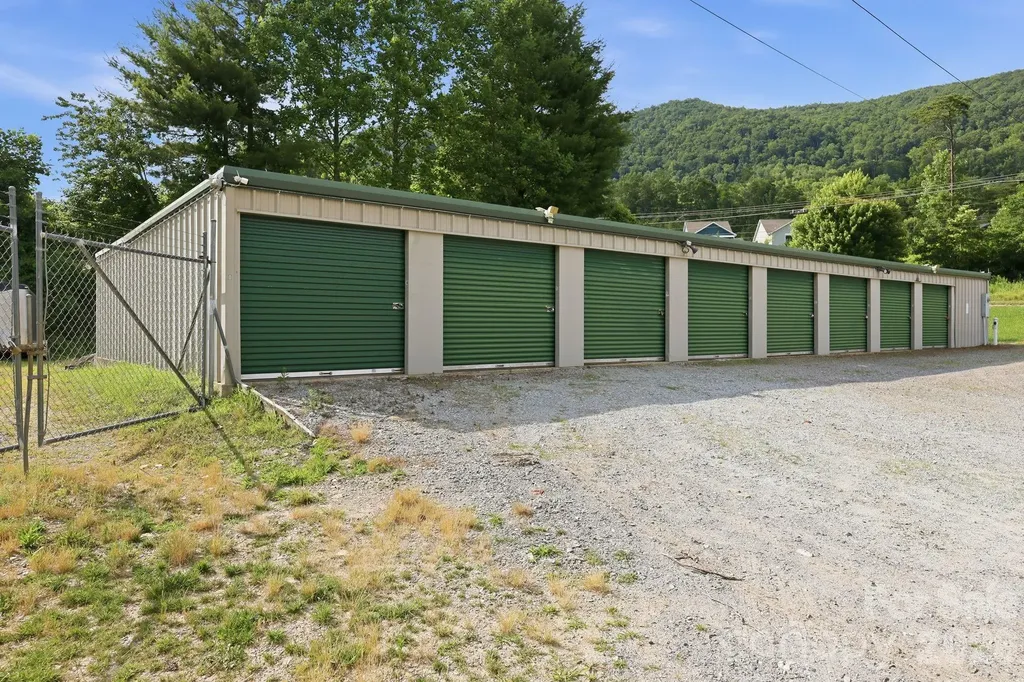14 Huntley Circle Fairview NC 28730