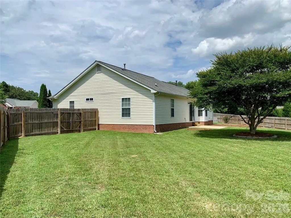 2301 Hunters Way Monroe NC 28110
