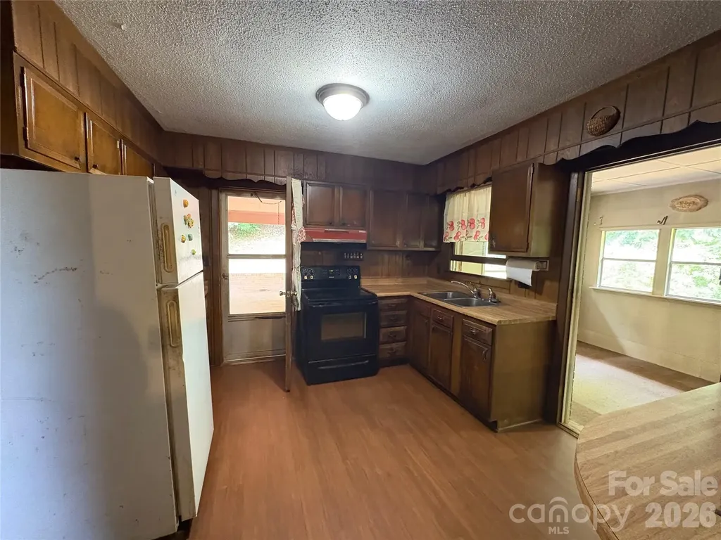 1812 Freemantown Road Lake Lure NC 28746