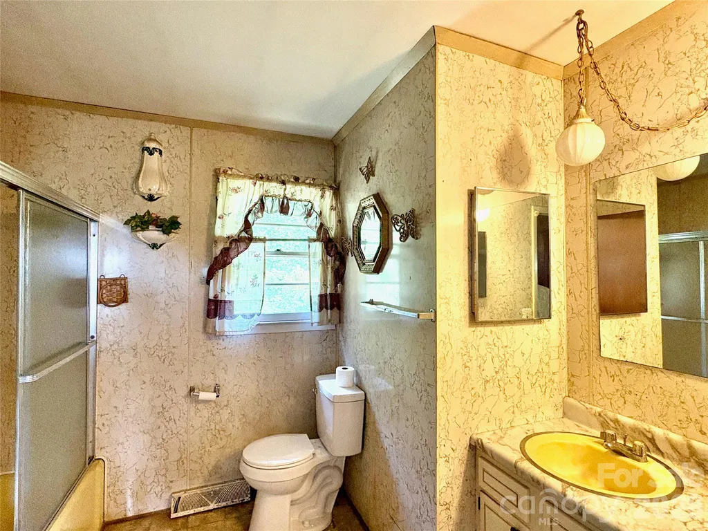 1812 Freemantown Road Lake Lure NC 28746