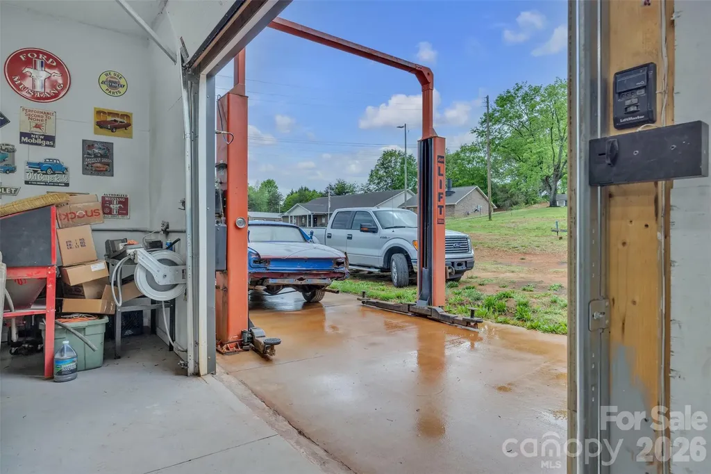225 Nc Hwy 16 N Taylorsville NC 28681