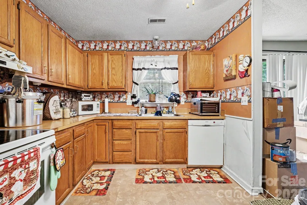 1600 Teddington Drive Charlotte NC 28214