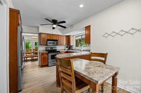 2 Five Oaks Lane Lake Wylie SC 29710