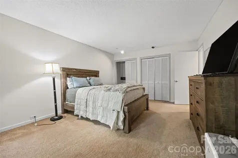 2 Five Oaks Lane Lake Wylie SC 29710