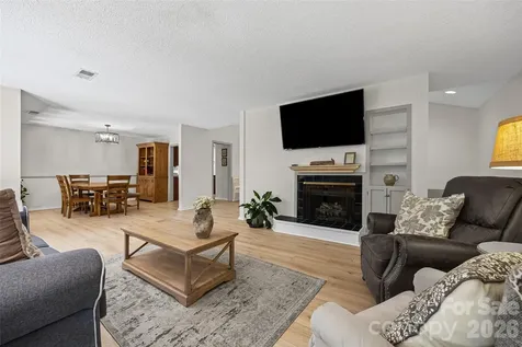 2 Five Oaks Lane Lake Wylie SC 29710