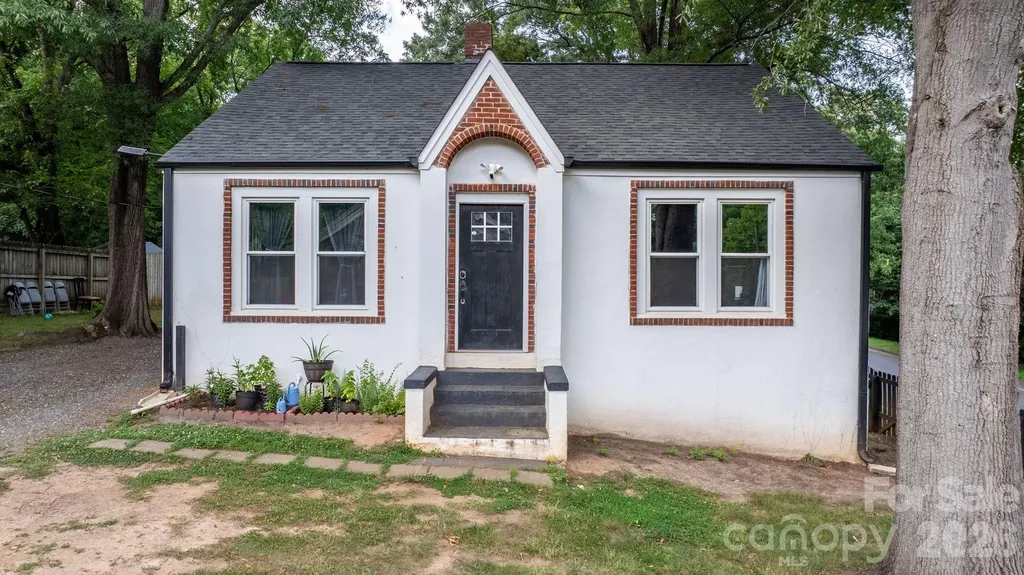 331 5th Avenue SE Hickory NC 28602