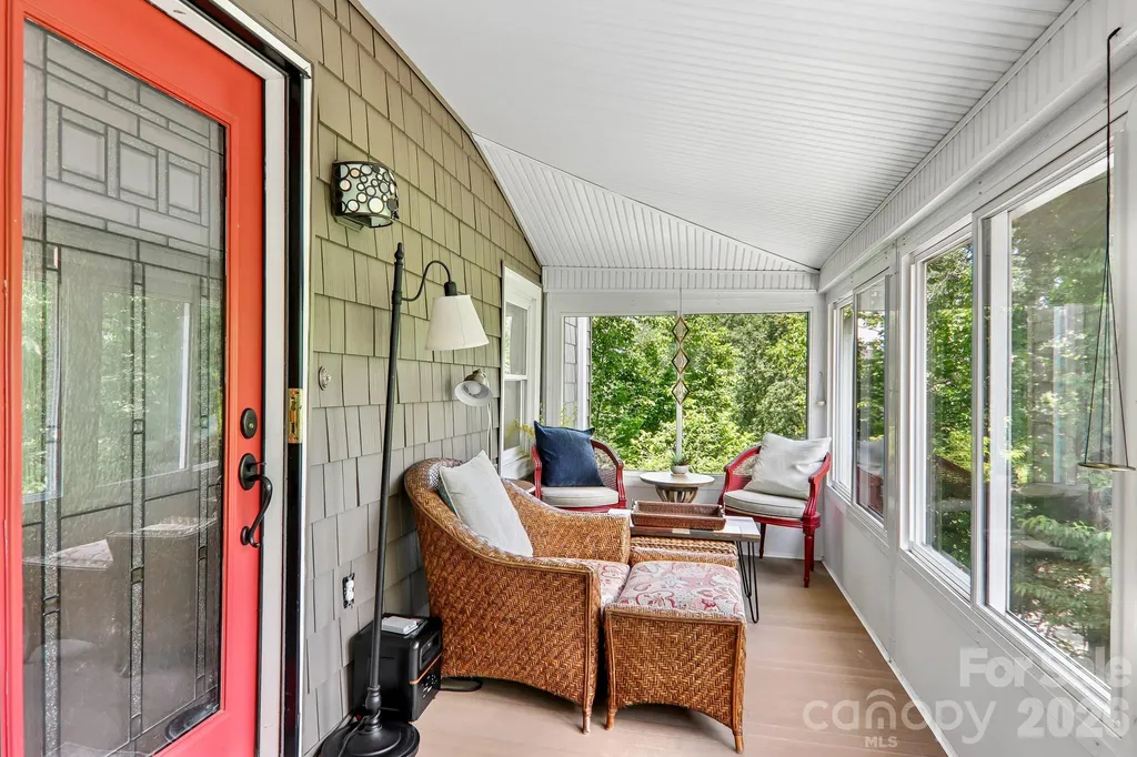 23 Tuskeegee Street Asheville NC 28801