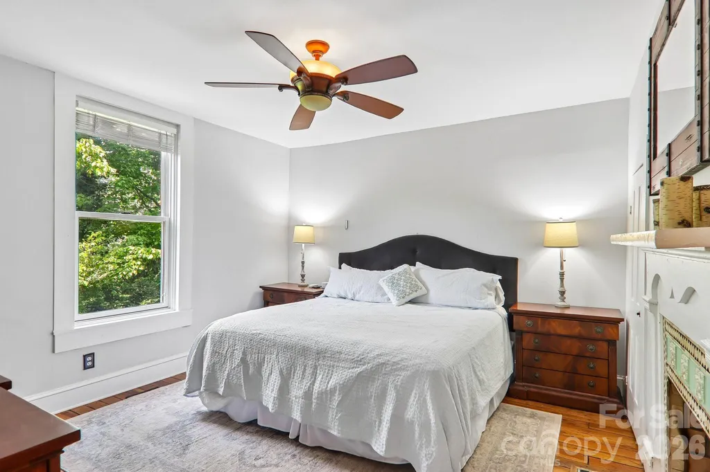 23 Tuskeegee Street Asheville NC 28801