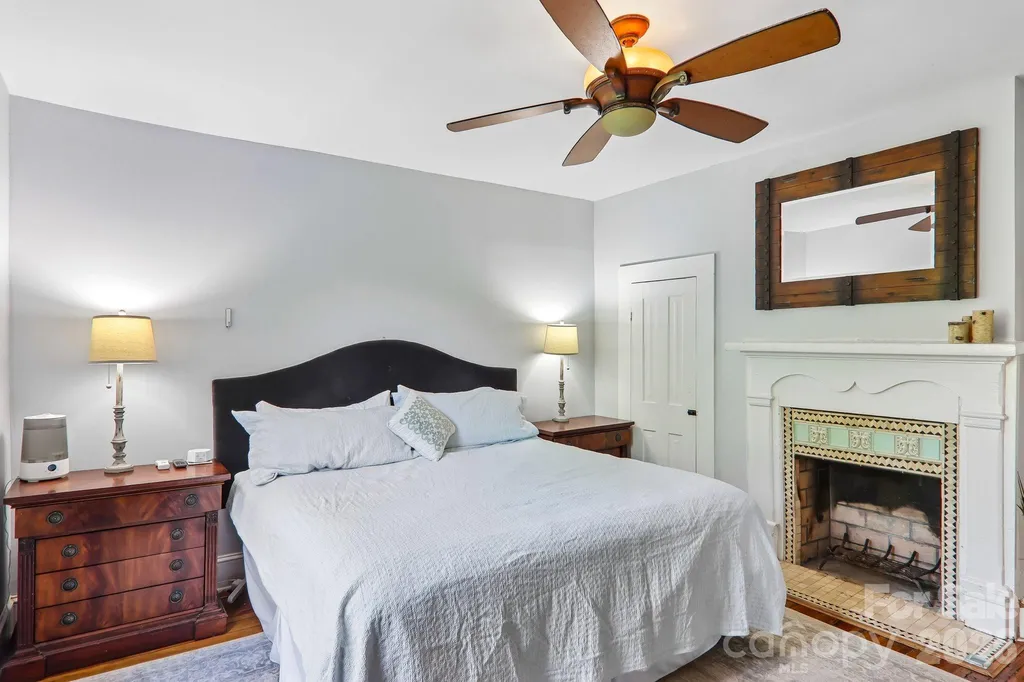 23 Tuskeegee Street Asheville NC 28801