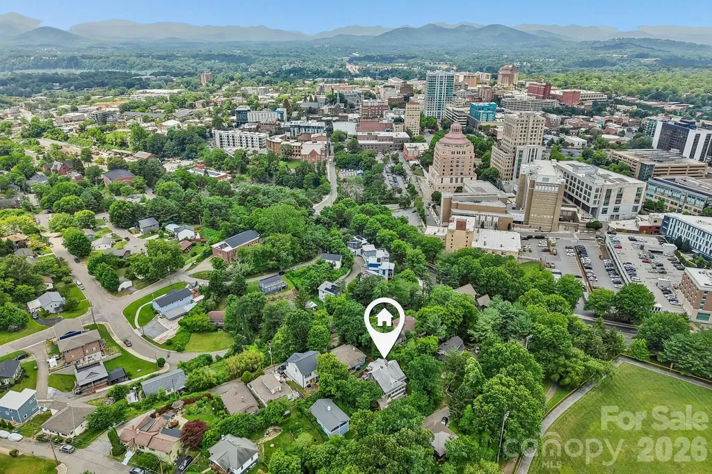 23 Tuskeegee Street Asheville NC 28801