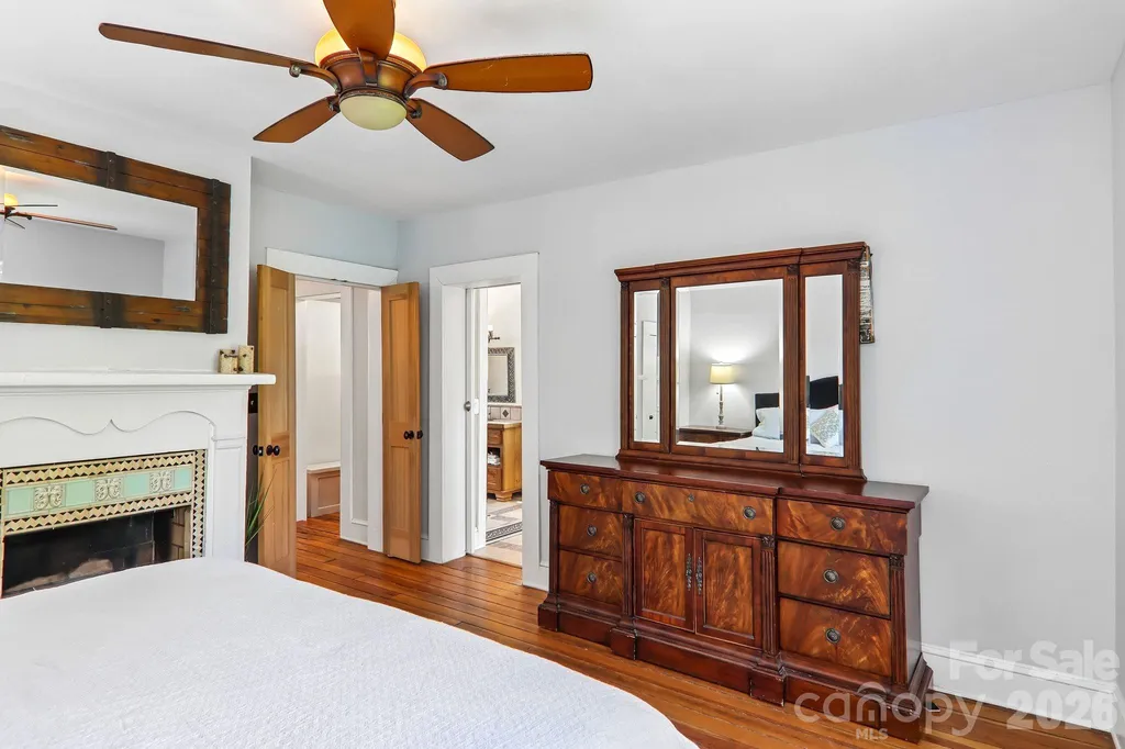 23 Tuskeegee Street Asheville NC 28801