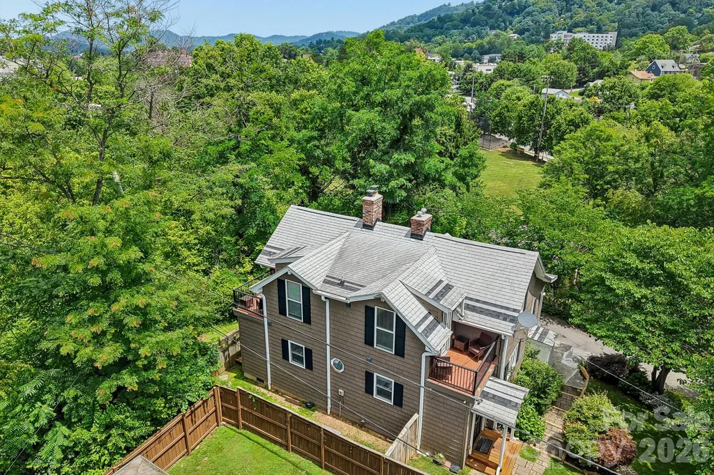 23 Tuskeegee Street Asheville NC 28801