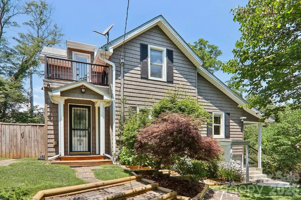 23 Tuskeegee Street Asheville NC 28801