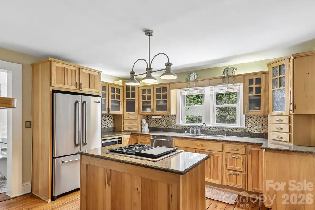 23 Tuskeegee Street Asheville NC 28801