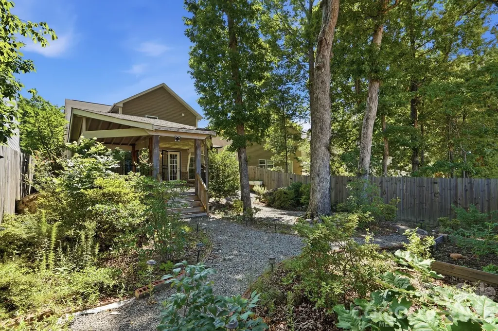 2740 Bramble Ridge Court Charlotte NC 28215