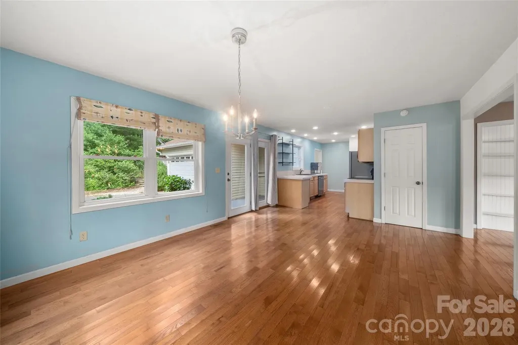 847 N Lakeside Drive Hendersonville NC 28739