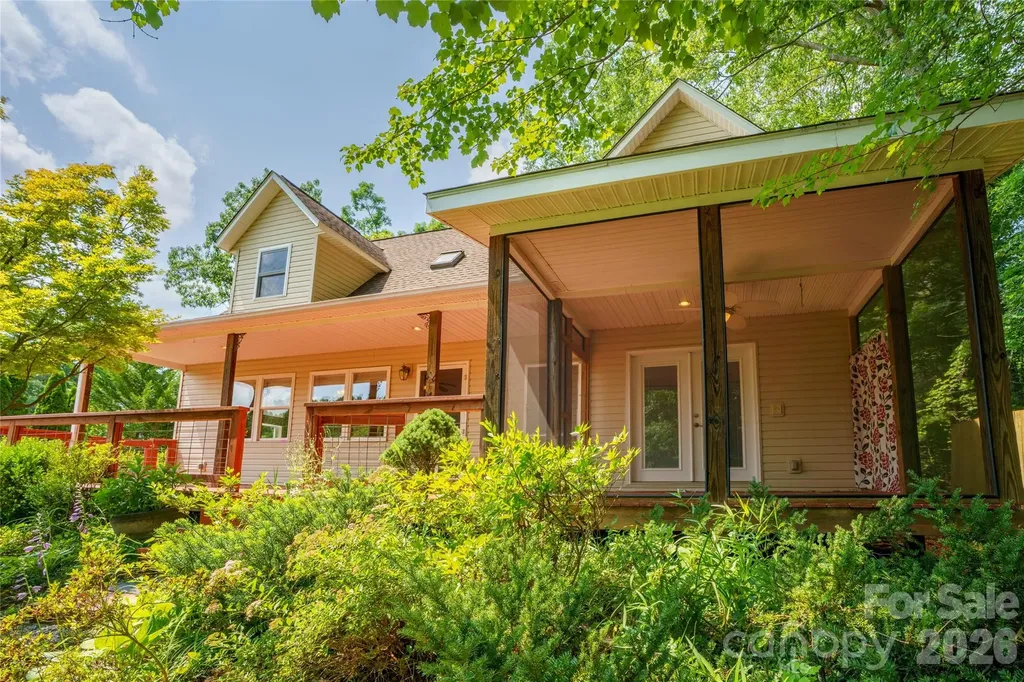 847 N Lakeside Drive Hendersonville NC 28739