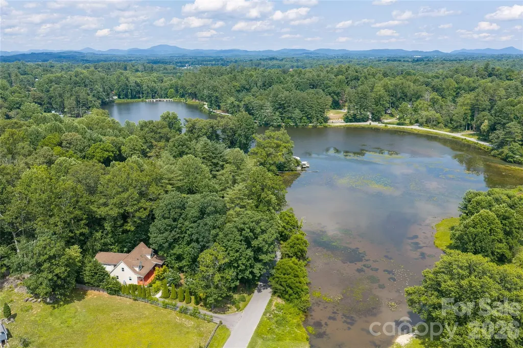 847 N Lakeside Drive Hendersonville NC 28739