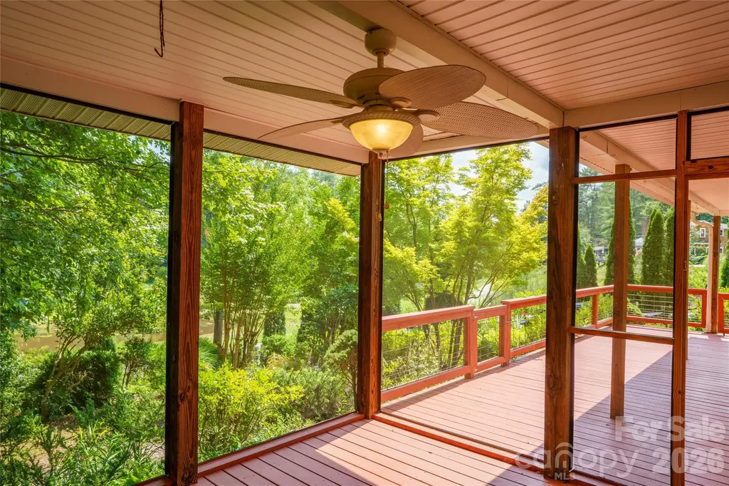 847 N Lakeside Drive Hendersonville NC 28739