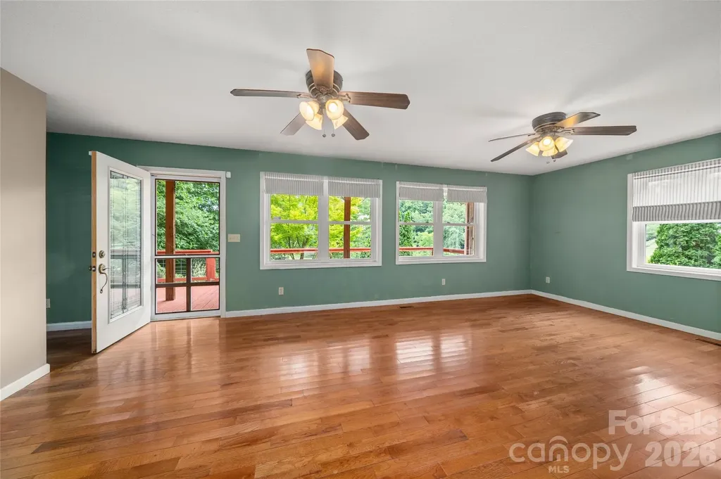 847 N Lakeside Drive Hendersonville NC 28739