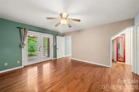847 N Lakeside Drive Hendersonville NC 28739