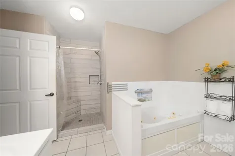 847 N Lakeside Drive Hendersonville NC 28739