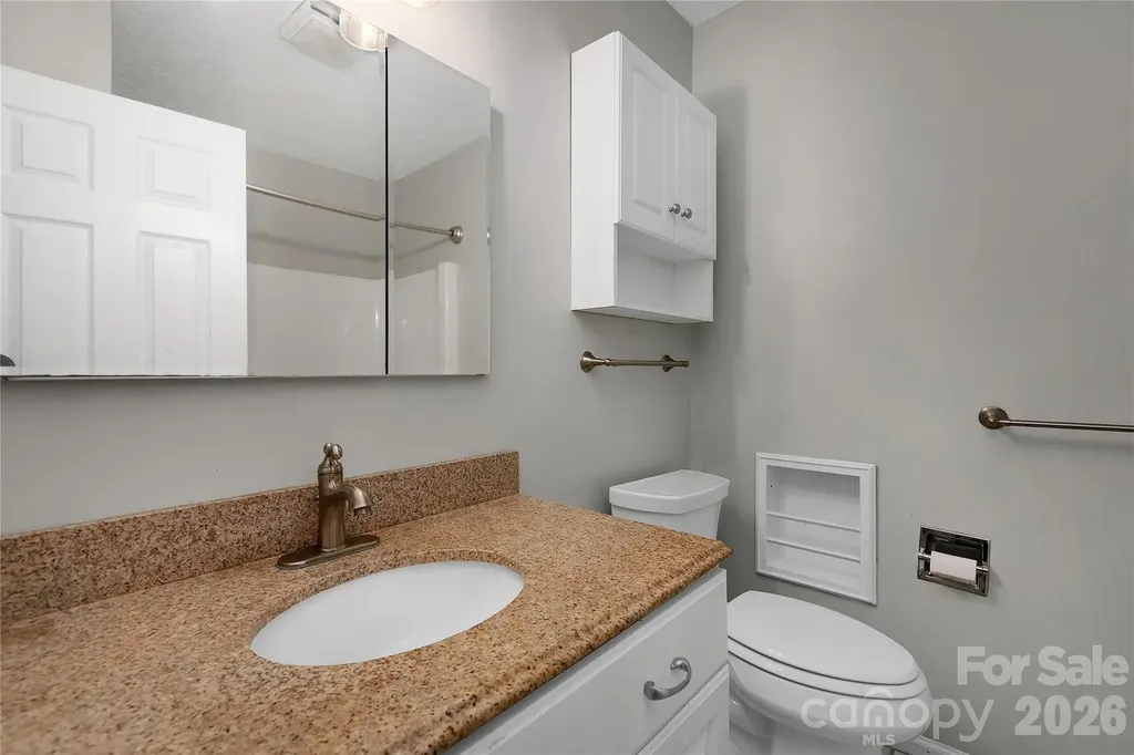 138 Surry Lane Hendersonville NC 28791