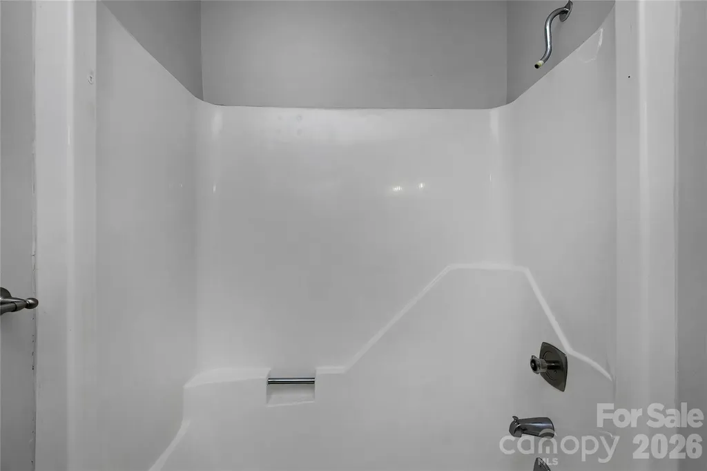 138 Surry Lane Hendersonville NC 28791