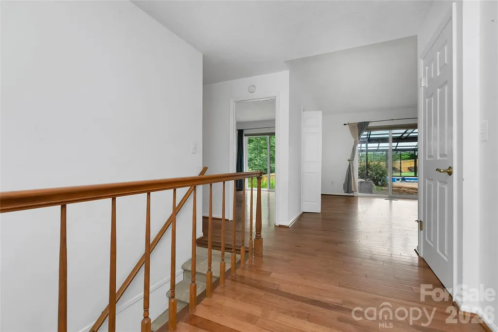 138 Surry Lane Hendersonville NC 28791