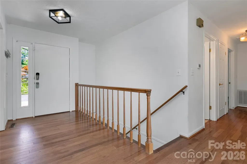 138 Surry Lane Hendersonville NC 28791