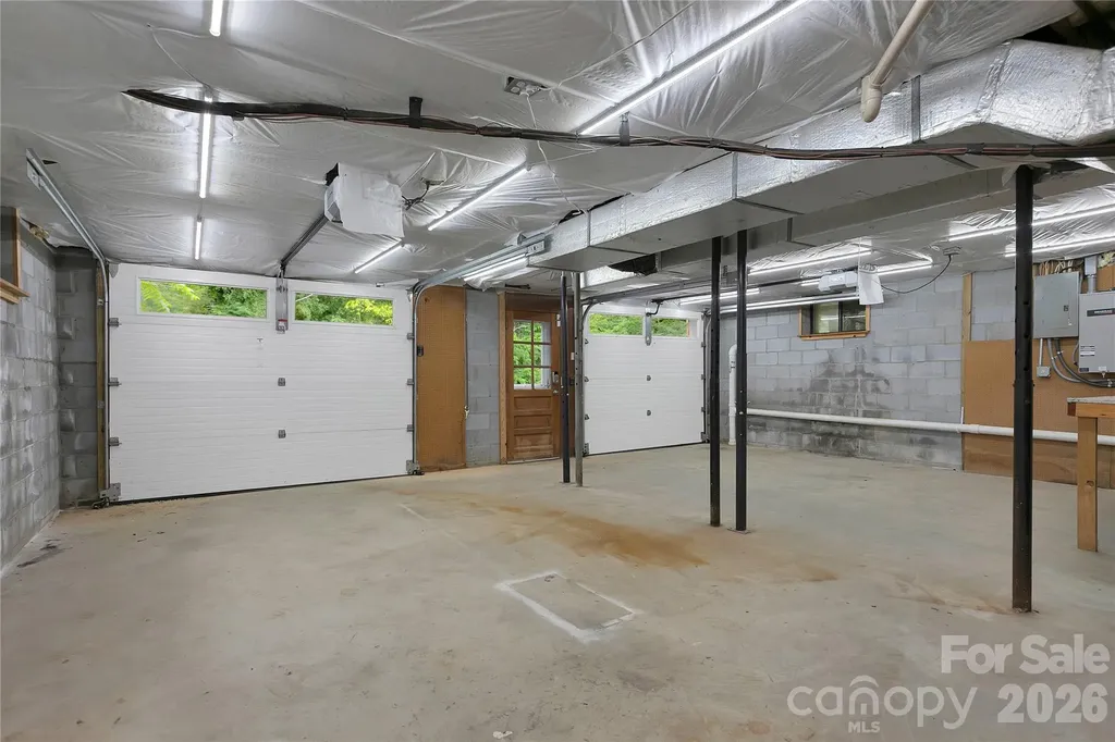 138 Surry Lane Hendersonville NC 28791