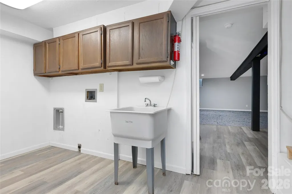 138 Surry Lane Hendersonville NC 28791