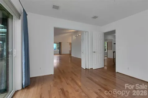 138 Surry Lane Hendersonville NC 28791