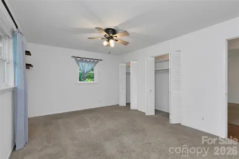 138 Surry Lane Hendersonville NC 28791