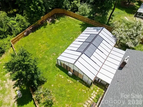 138 Surry Lane Hendersonville NC 28791