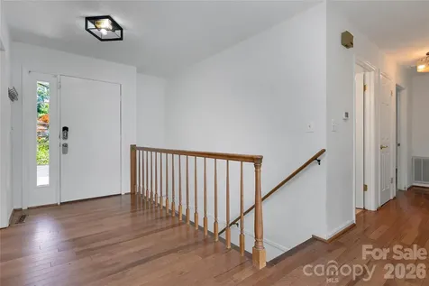 138 Surry Lane Hendersonville NC 28791