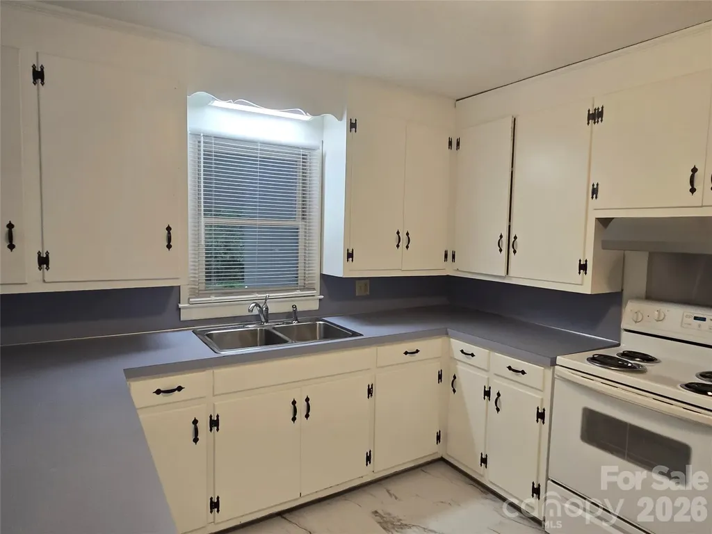 609 Hawthorn Avenue Albemarle NC 28001