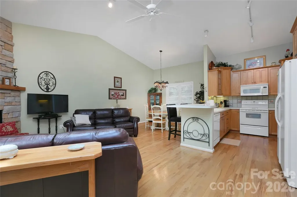 2641 Connestee Trail Brevard NC 28712