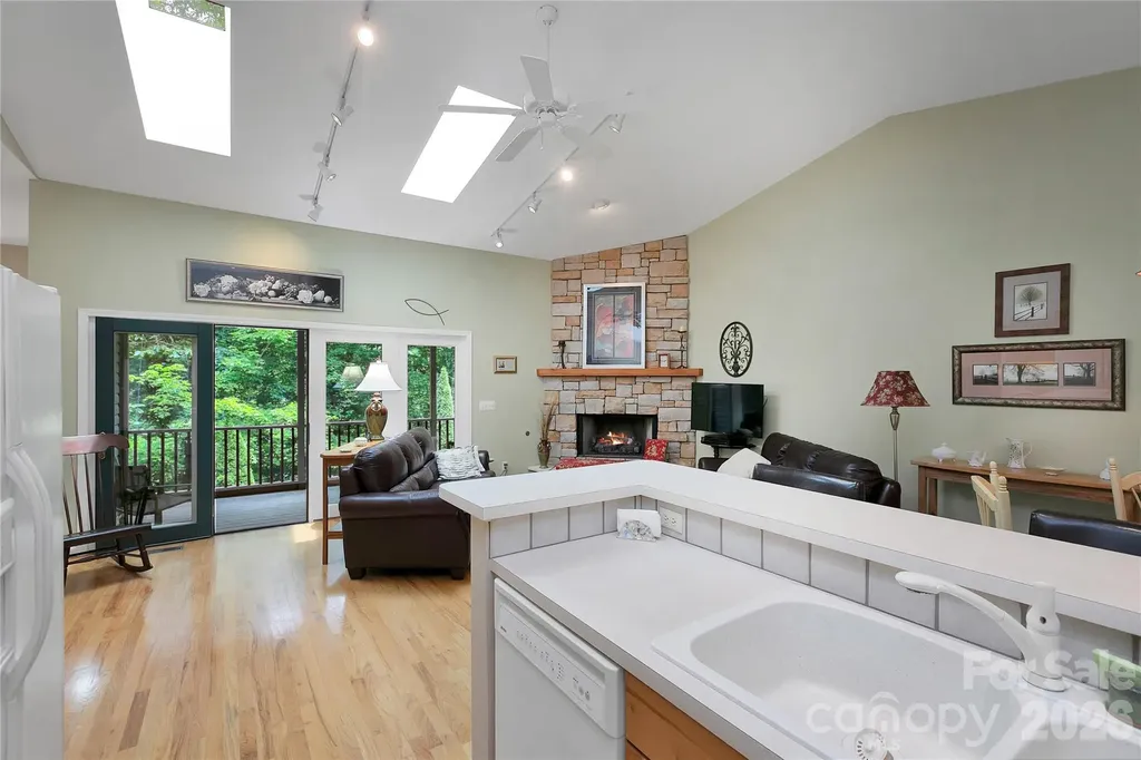 2641 Connestee Trail Brevard NC 28712