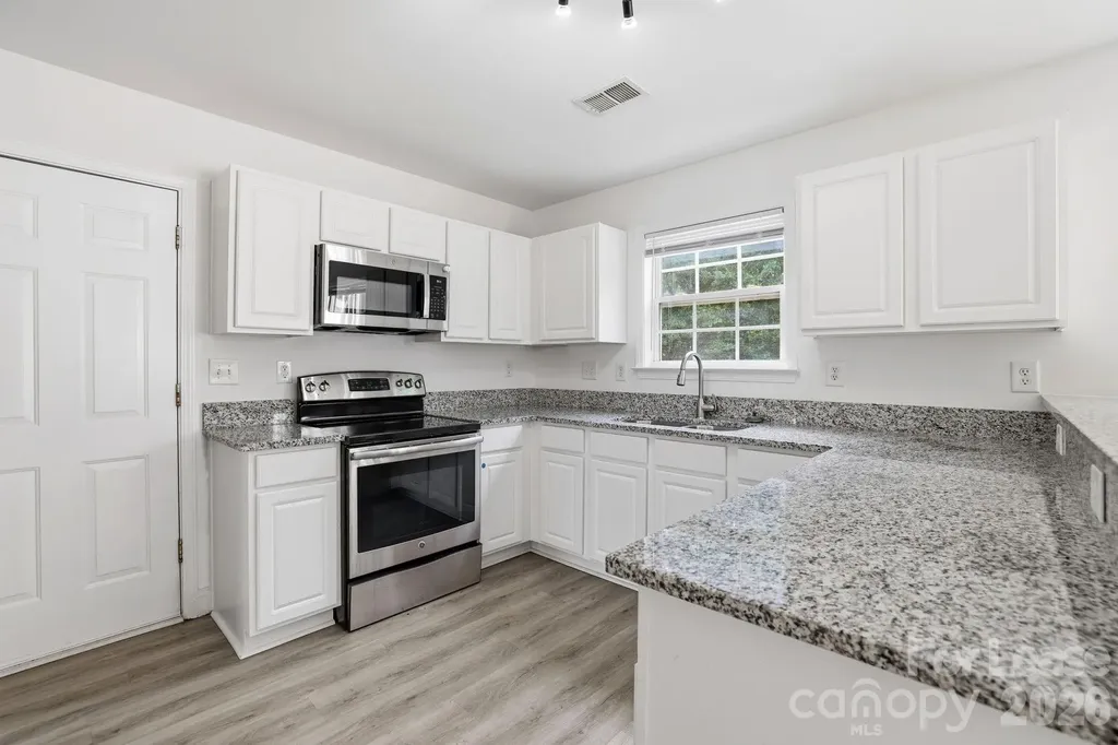 512 Bearbrook Lane Gastonia NC 28052
