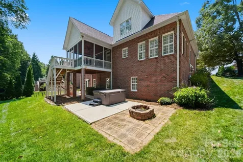 1753 30th Avenue Drive NE Hickory NC 28601