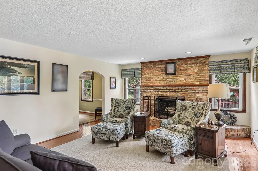 57 Chateau Lane Waynesville NC 28786