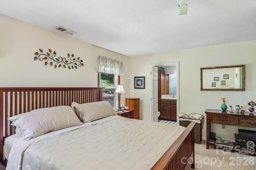 57 Chateau Lane Waynesville NC 28786