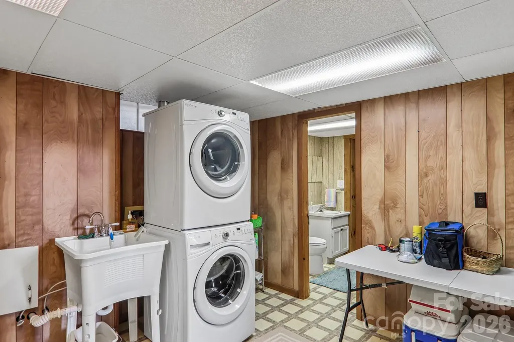 57 Chateau Lane Waynesville NC 28786