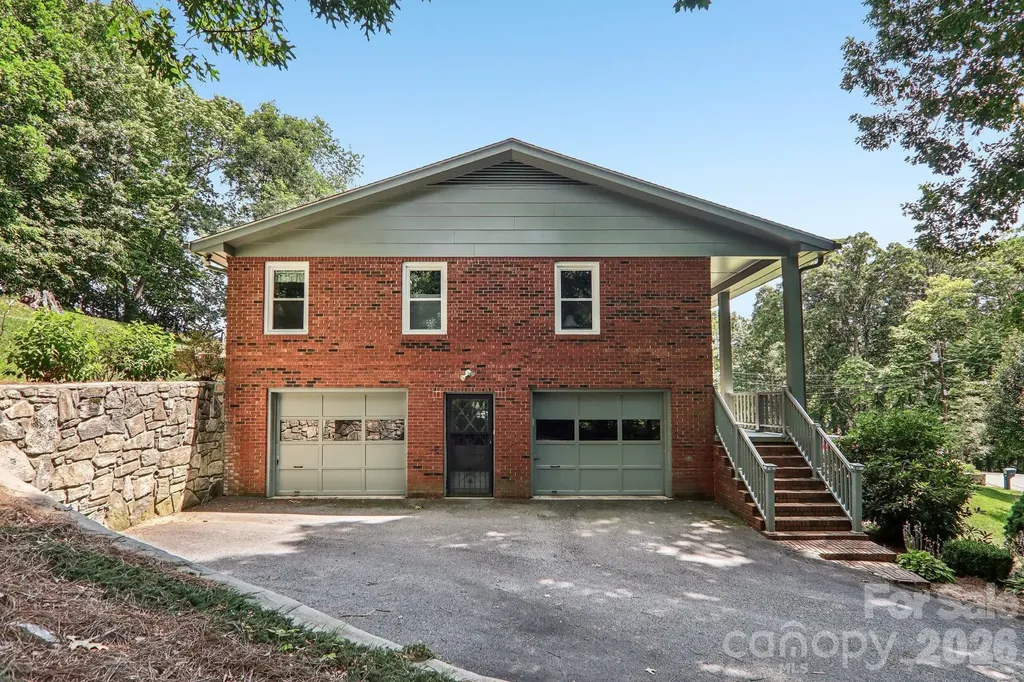 57 Chateau Lane Waynesville NC 28786