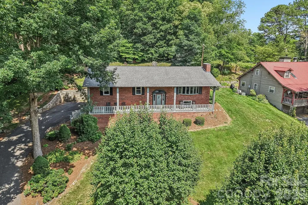 57 Chateau Lane Waynesville NC 28786