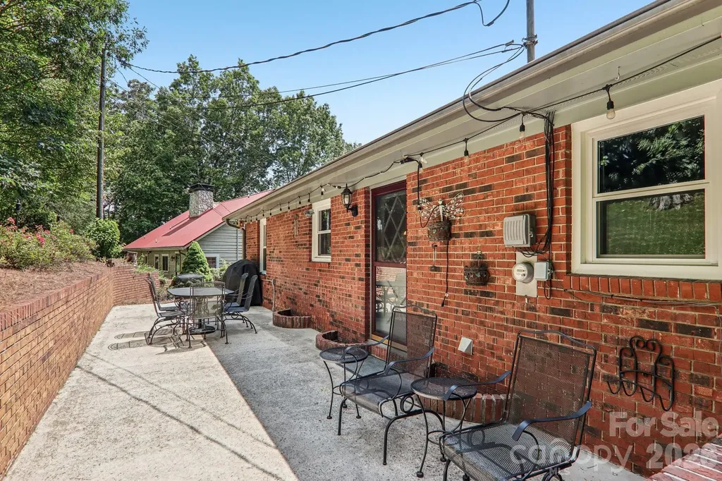 57 Chateau Lane Waynesville NC 28786