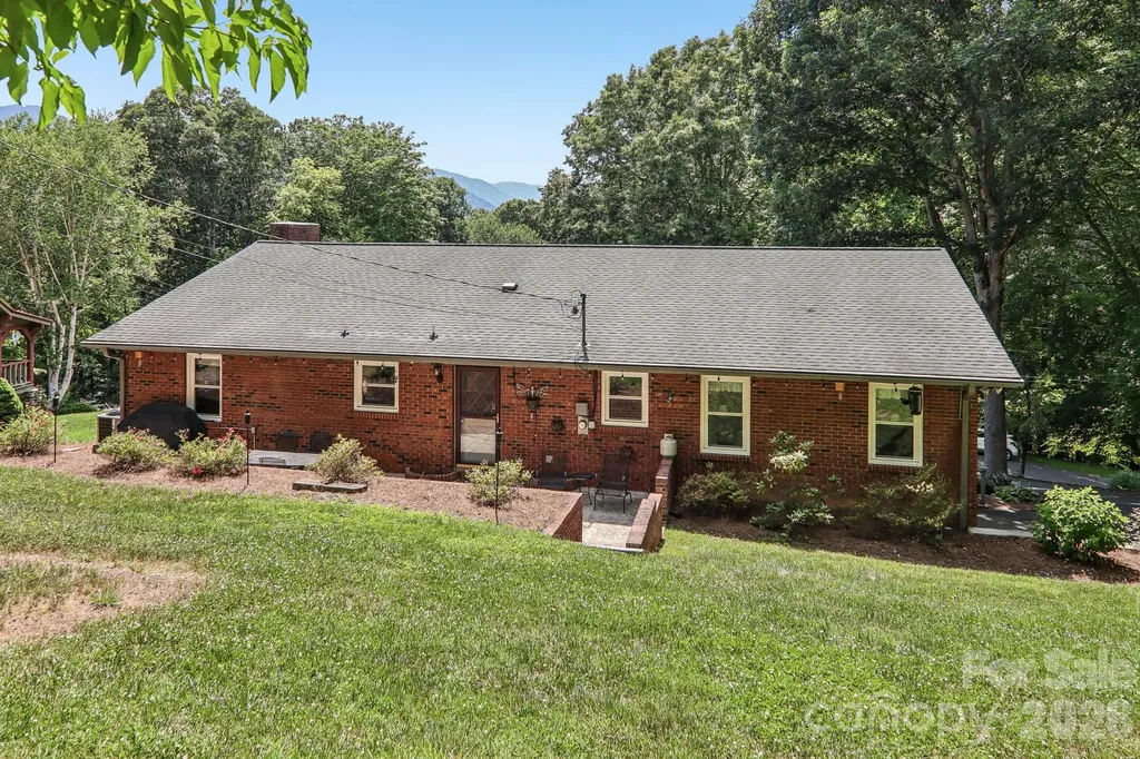 57 Chateau Lane Waynesville NC 28786