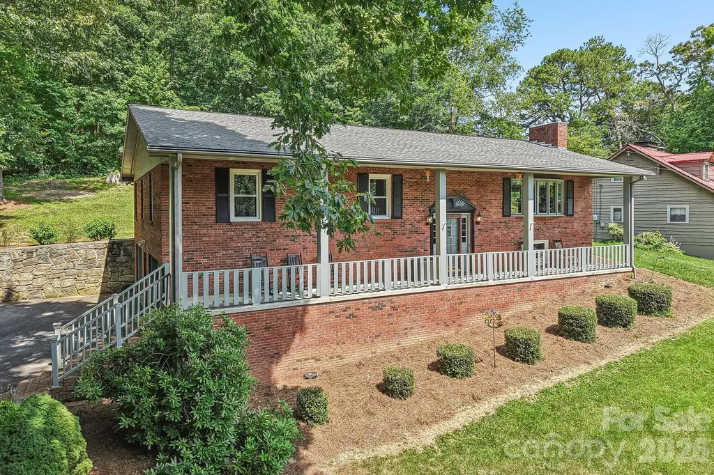 57 Chateau Lane Waynesville NC 28786
