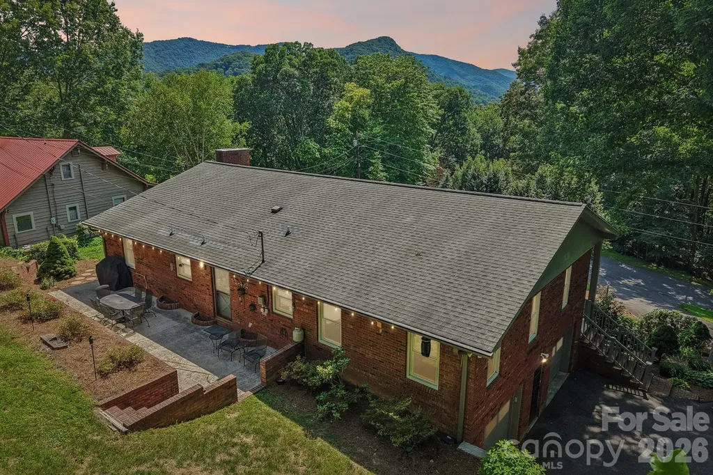 57 Chateau Lane Waynesville NC 28786